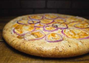 VEGAN Buffalo Chicken Pie